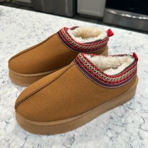 New Never Been Worn Sheepskin Slippers